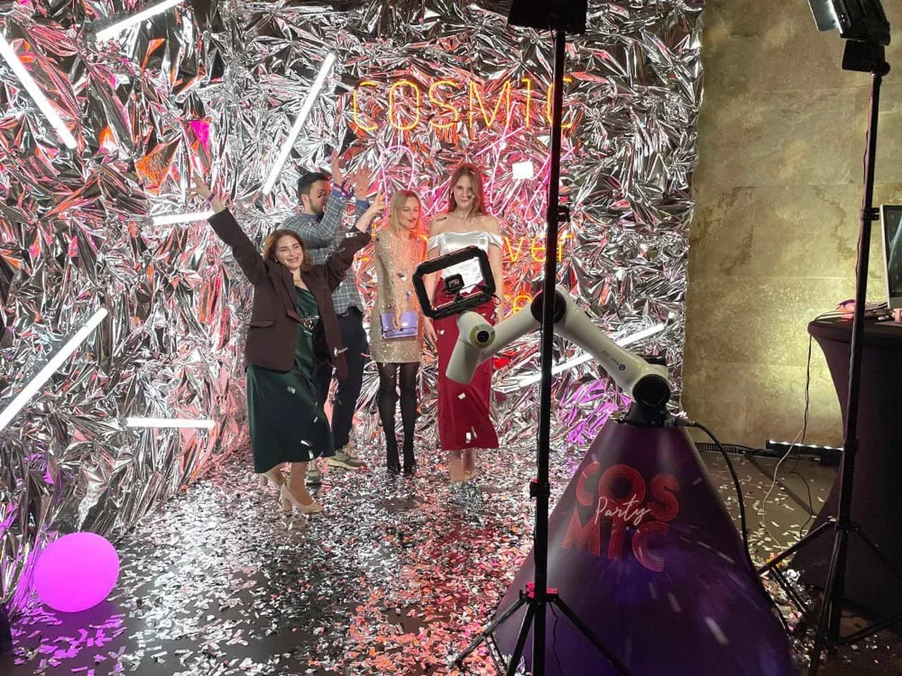 Гости в зоне глэмбот: slow motion съёмка с эффектами и выдачей видео