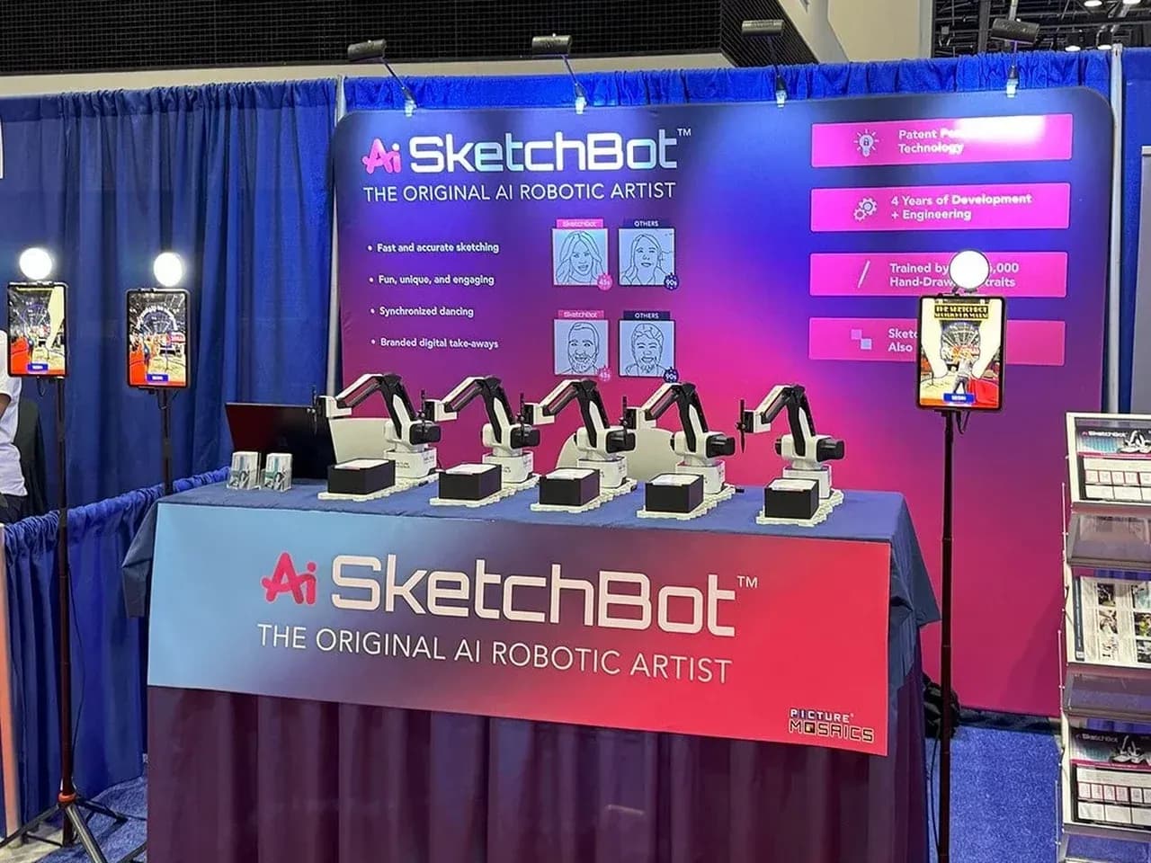 Скетч бот на стенде: роботы-художники для рисования портретов на мероприятии