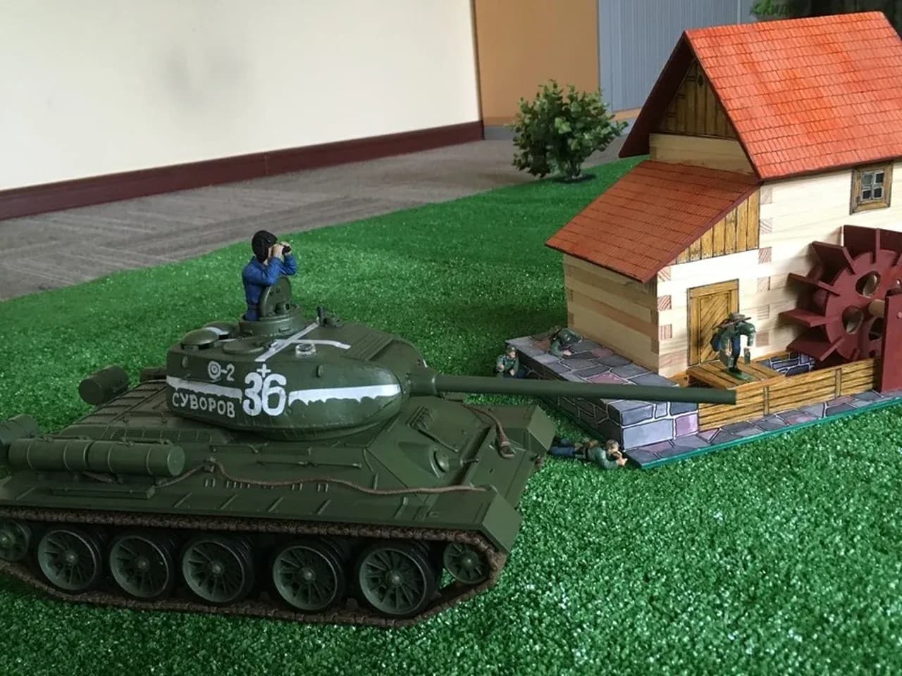 Интерактивный танковый крупным планом