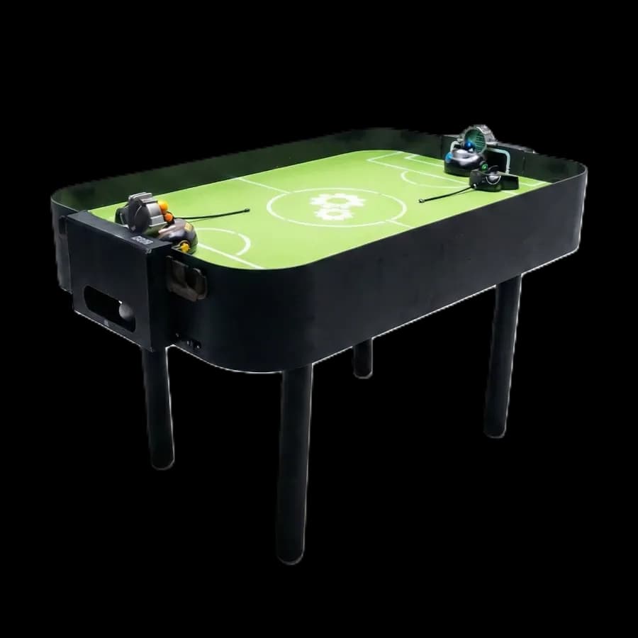 Робофутбол без фона: стол с футбольным полем и роботами для аренды