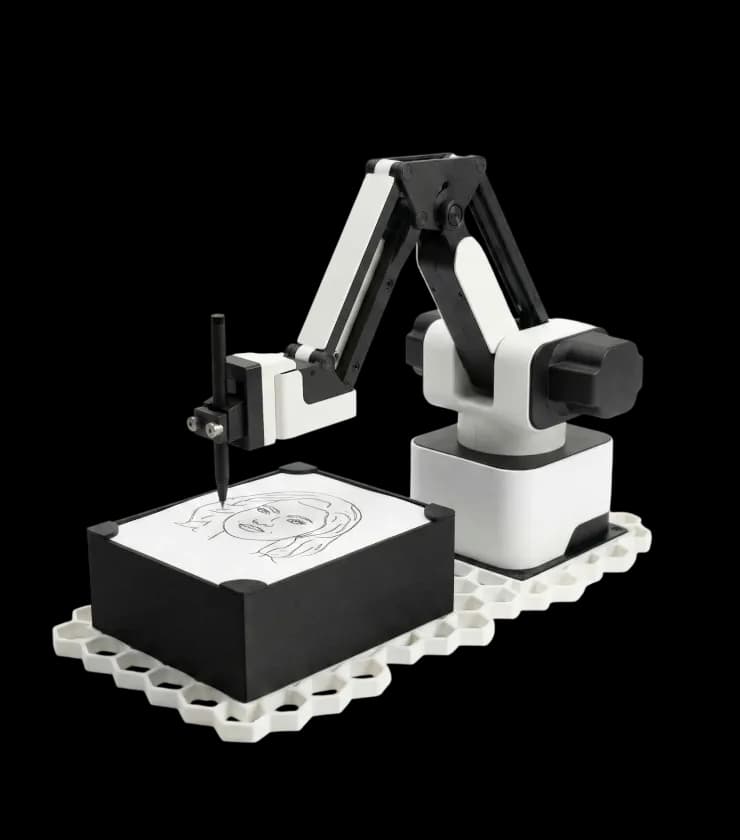 Комплект для интерактива - скетч-бот. Робот с площадкой для рисования.