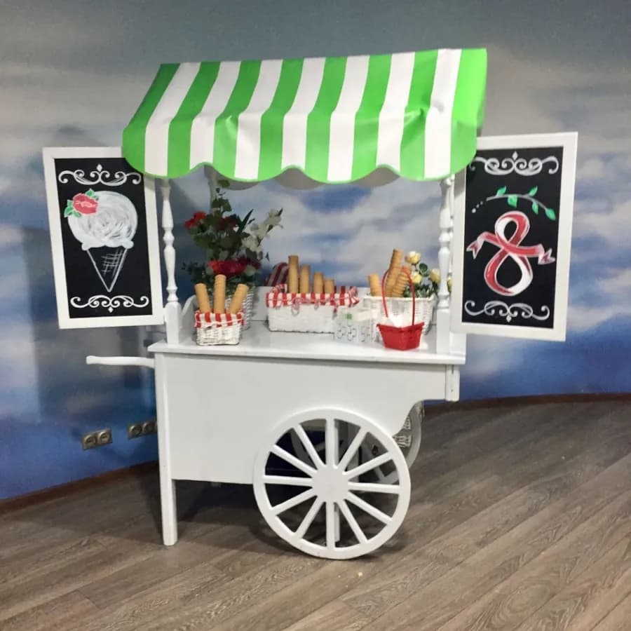 Тележка с мороженным на мероприятии
